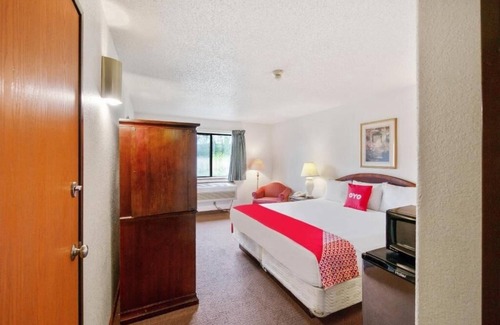 Portage Hotel | Budget and Pet-Friendly Stay Near Beaches, Parks & Outlet Shopping