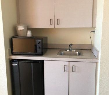 Winkler Hotel | Budget Inn