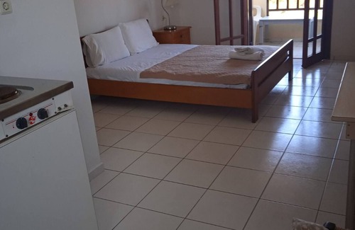 Sissi Apartment | Budget studio 8 km - 5min away from Malia