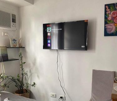 Highway Hills Apartment | Buenbyahe Cozy Affordable Place at Urban Deca Tower along EDSA Shaw MRT walking distance in megamall