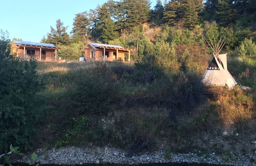 Roberts Cabin | Buffalo Cabin @ Paris Montana® on Rock Creek
