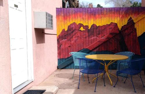 West Colorado Springs Hotel | Buffalo Lodge Bicycle Resort - Amazing access to local trails & the Garden