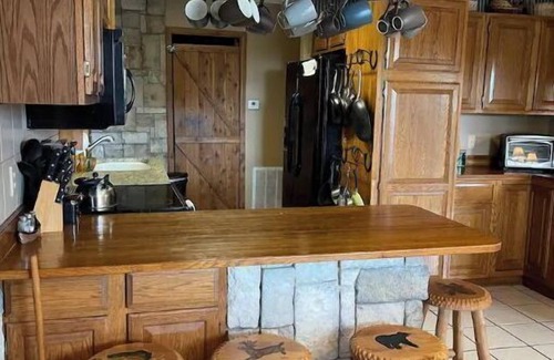Compton Cabin | Buffalo River Cabin-privt Pool/Hot Tub/Game Room!