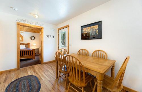 Fall River Estates Apartment | Bugle Pointe B07 by Estes Park Condos