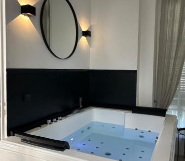 Limay Apartment | Bulle royale jaccuzi au château à 35 min de Paris