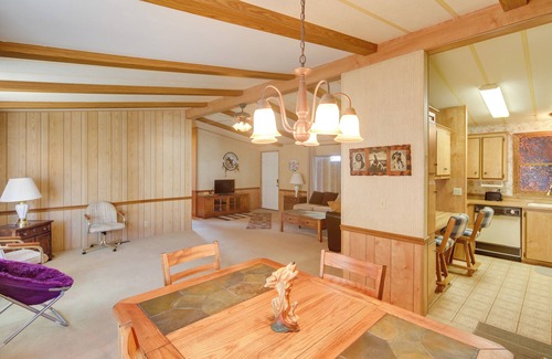 Holiday Shores House | Bullhead City Home w/Fire Pit - Walk to CO River!