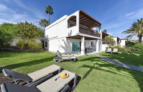 San Agustin Cottage | Bungalow Rocas Rojas by VillaGranCanaria