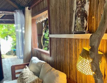 Nosy Boraha House | Bungalow à louer AVEC CUISINE ÉQUIPÉE sur plage privée , RAVENALA