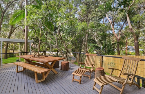 Avalon Beach House | Bungalow 127 at Avalon pde, 800m walk to beach