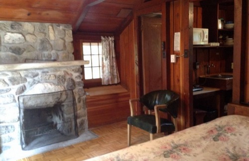 East Kootenay Cabin | Bungalow #6 or #7 2 persons