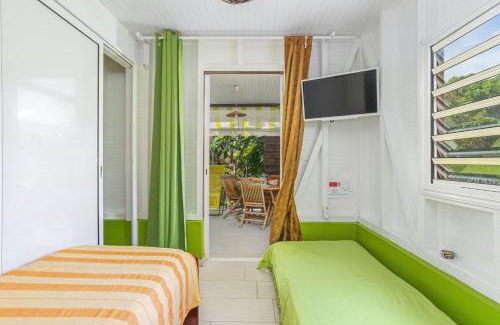 Riviere-Salee House | Bungalow charmant à Rivière-Salée avec terrasse privée