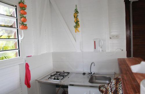 Riviere-Salee House | Bungalow charmant à Rivière-Salée avec terrasse privée