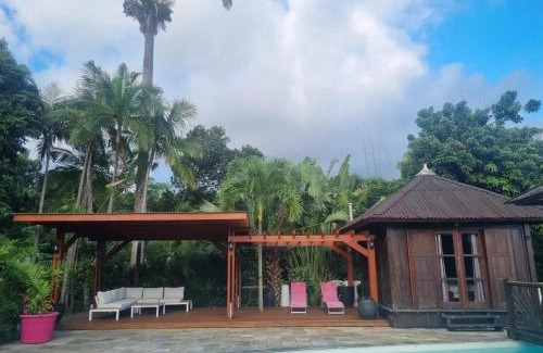 La Riviere Saint-Louis House | Bungalow confortable à Ruisseau avec piscine partagée