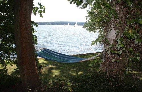 Bad Saarow House | Bungalow directly on the lake with conservatory, very private - Ferienhof Löschebrand