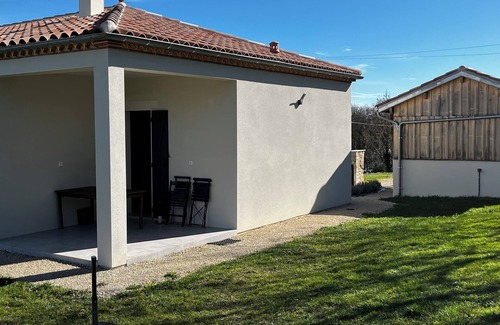 Villeseque House | Bungalow fully equipped 2 bedrooms air conditioning swimming pool petanque quiet