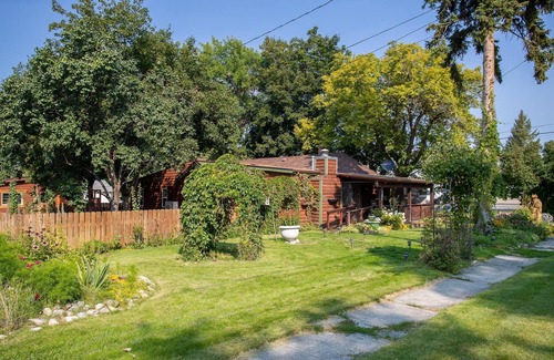 Stevensville House | Bungalow near downtown Stevensville offers both rustic charm and small town vibes.