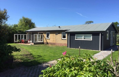 Ballum House | bungalow, situated directly at a large sand dunes