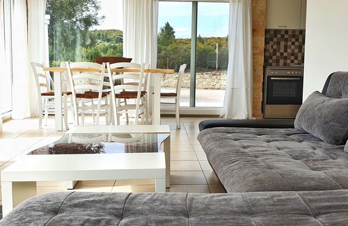 Pefkochori Hotel | Bungalow White Apartments and Suites