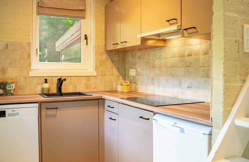 Rekem House | Bungalow with garden and pellet stove