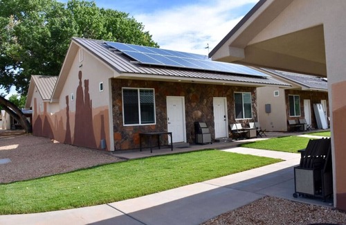 La Verkin Cabin | Bunkhouse 5B With Shady Porch