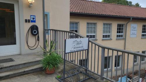 Nossen House | Burgblick