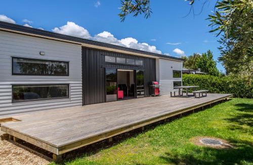 Martinborough House | Burgundy Place