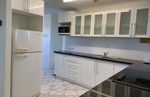 Burleigh Heads Apartment | Burleigh Gardens North Hi-Rise