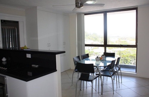 Burleigh Heads Apartment | Burleigh Gardens North Hi-Rise