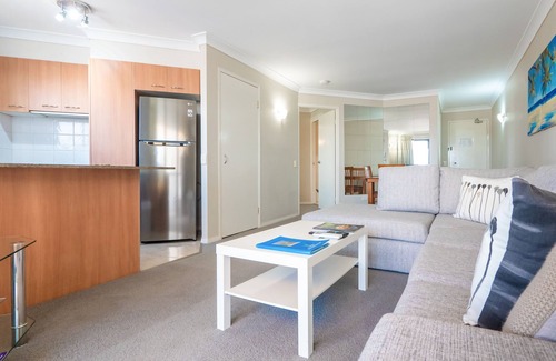 Burleigh Heads Apartment | Burleigh on the Beach Holiday Apartments