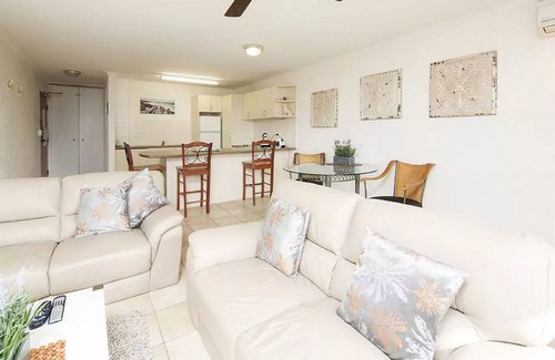 Burleigh Heads Apartment | Burleigh Palms Holiday Apartments