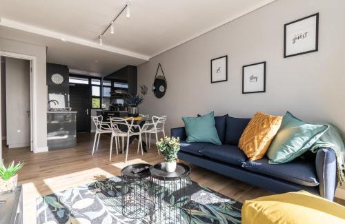 Milnerton Apartment | Burmeister 202 - 2 Bedroom Apartment Across from Ocean - Onsite Free Parking
