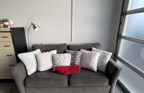 Saanich West Apartment | Burnside Getaway
