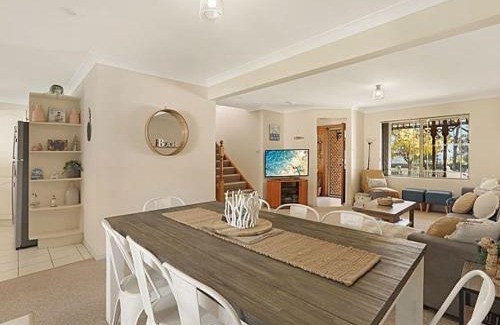 Huskisson House | Burrill by the Beach by Experience Jervis Bay
