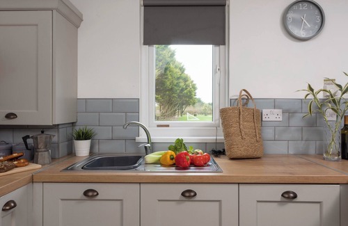 Helford Passage Cottage | BUSHWOOD LODGE, pet friendly, with a garden in Helston