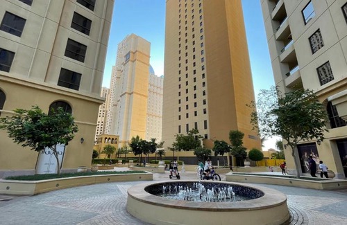 Dubai Marina Hostel | Business Backpackers JBR (BBJ)