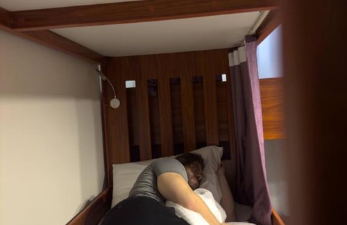 Dubai Marina Hostel | Business Backpackers JBR (BBJ)