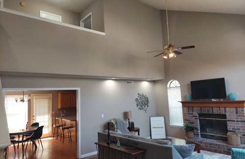 Tulsa House | Business /Family Getaway Retreat Sleeps 9