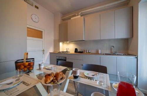 Costa Volpino Apartment | Business House
