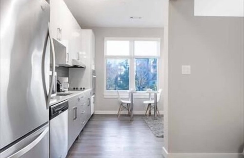 Central-Maverick Square - Paris Street House | Business Travelers | Studio steps from Logan Airport | by GLS