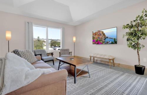 Butler Beach House | Butler Beach Bliss Modern Beach Vacation Home