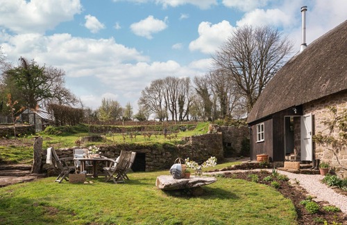 Sticklepath Cottage | BUTTERWELL COTTAGE AT COLLIHOLE, with open fire in Chagford