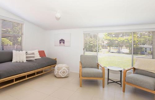 Culburra Beach House | Buwadi I Pet Friendly I 3 Mins Walk to Beach