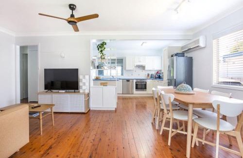 Culburra Beach House | Buwadi I Pet Friendly I 3 Mins Walk to Beach