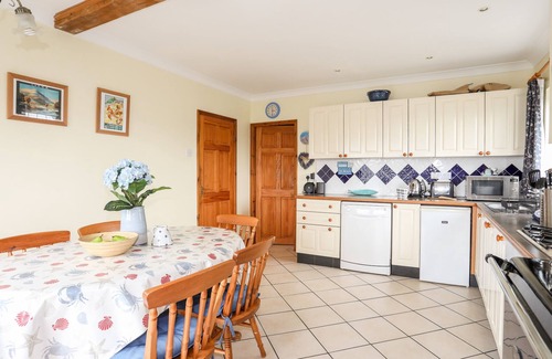 Borth-y-Gest Cottage | BWTHYN, pet friendly, country holiday cottage in Porthmadog