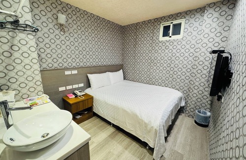 Wanhua House | BY Cool hotel with AC in vibrant Taipei City near Ximending with Ubike