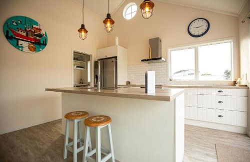 Whangamata House | By the Beach - Whangamata