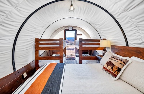 Virgin Cabin | By the Pond Wagon with 1Q, 2BB and outdoor kitchen #23