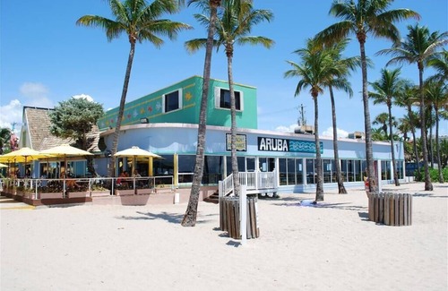 Lauderdale-by-the-Sea House | BY THE SEA VACATION VILLAS 4 BED/PRIVATE POOL/WALK TO EVERYTHING. Amazing location!
