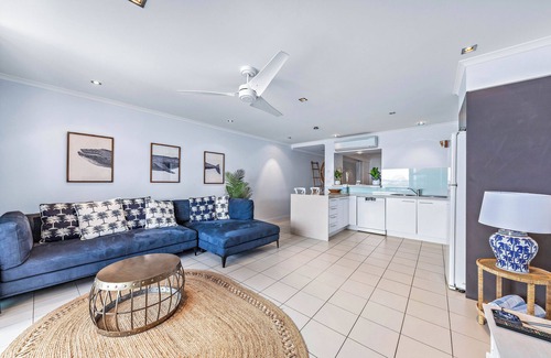Airlie Beach Apartment | By The Sea Shore