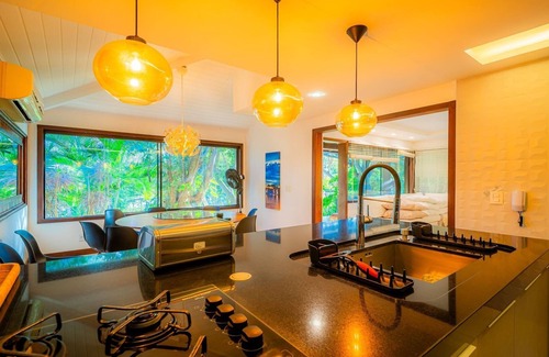 Humaita House | Bz 51 Center! High standard, 4 Suites with/Private leisure area